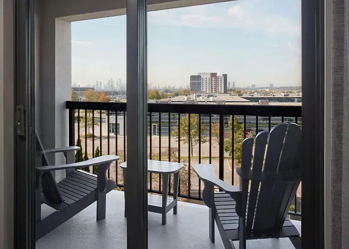 Courtyard By Marriott Mississauga-Airport Corporate Centre West Hotel